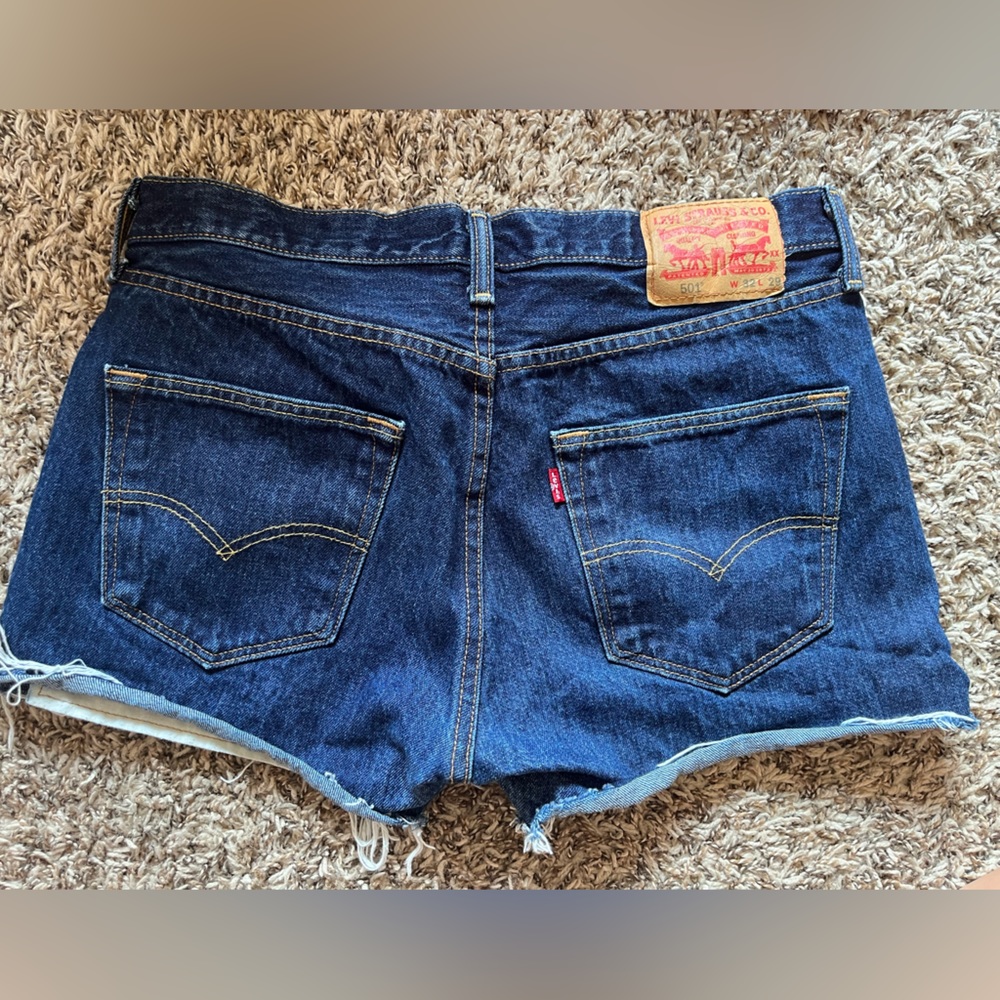 LEVI’s 501 blue jean shorts, size 32